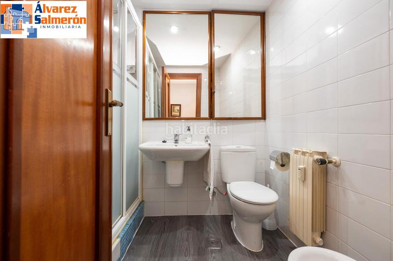 Foto 137906b8-3715-4541-9f43-c676f46d8146. Piso pisazo en constitucion en Plaza de Toros Granada