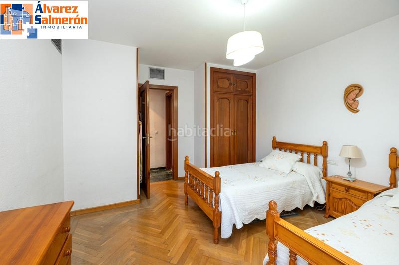 Foto 363fd426-7ea1-4de2-9803-643d5c014884. Piso pisazo en constitucion en Plaza de Toros Granada