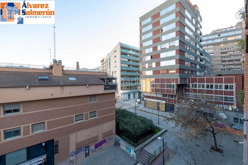 Foto 65e28fb6-acbb-4a2b-b088-23c2f06bb5c3. Piso pisazo en constitucion en Plaza de Toros Granada