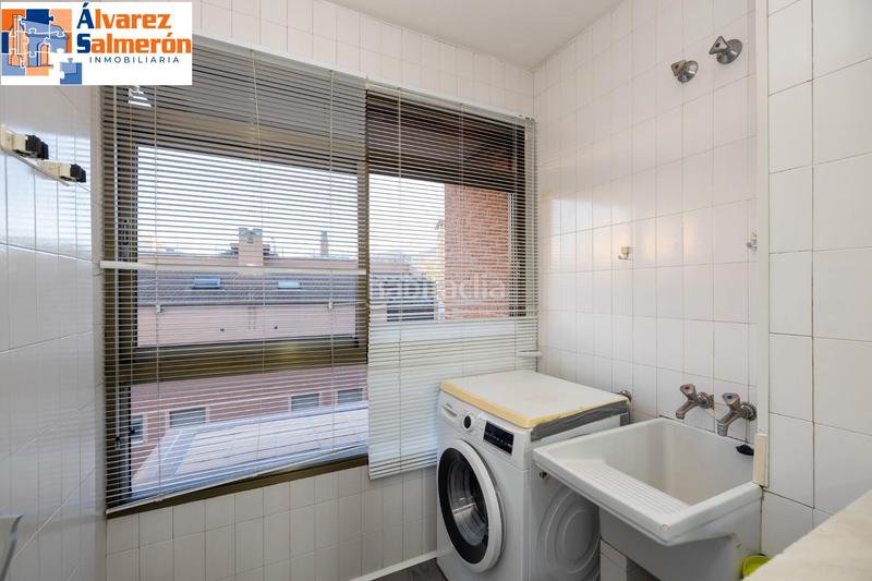 Foto 8295cf9e-e583-445f-bde8-fabde9eb639a. Piso pisazo en constitucion en Plaza de Toros Granada