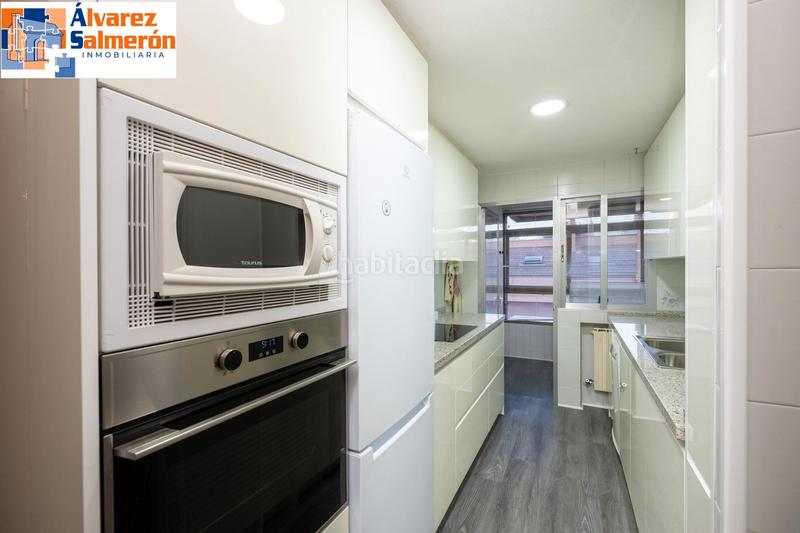 Foto 9a51c583-de61-417d-8993-cc2e66ca5cd4. Piso pisazo en constitucion en Plaza de Toros Granada