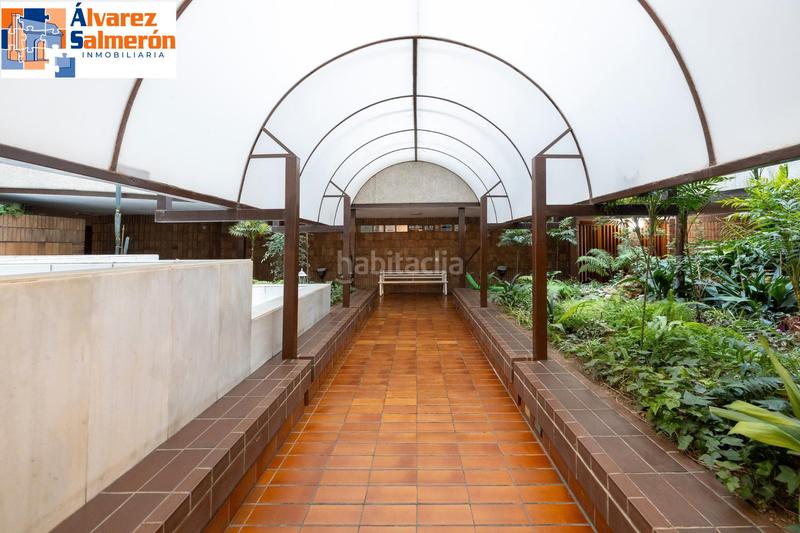 Foto c7588840-779a-49cb-bf25-c2e9e90dcec9. Piso pisazo en constitucion en Plaza de Toros Granada