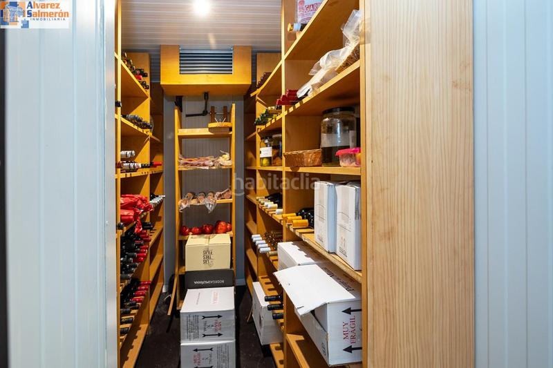 Foto d8aaf8dd-bb68-4fb3-ba45-8d1cd410bef5. Locale commerciale in San Matías - Realejo Granada