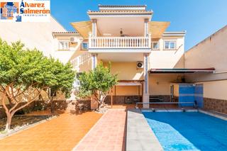 Casa adossada  Calle mirasierra. ?? ¡espectacular chalet adosado en santa fe – vega de granada!