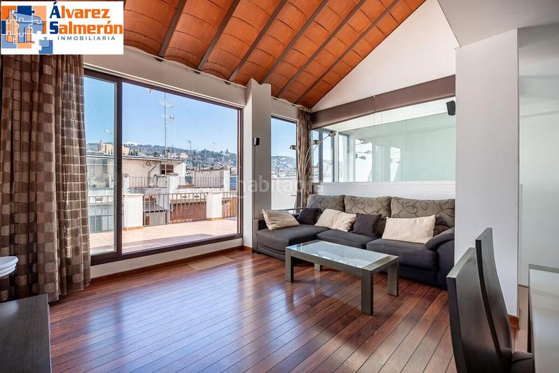 Foto 26602b4b-87a5-49f2-bf01-58fb8d471ca1. Ático  dúplex premium en el corazón : lujo, espacio y vistas de ensueño. en Granada