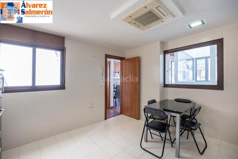 Foto 867b1913-3ae0-4c2e-a57f-fbc9d666a51c. Ático  dúplex premium en el corazón : lujo, espacio y vistas de ensueño. en Granada