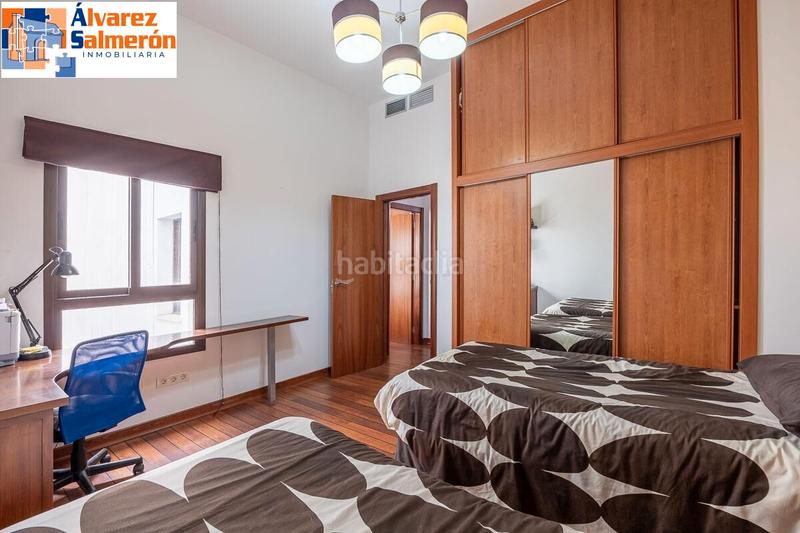 Foto b73cc256-3356-431a-9cff-ddda230f4b71. Ático  dúplex premium en el corazón : lujo, espacio y vistas de ensueño. en Granada