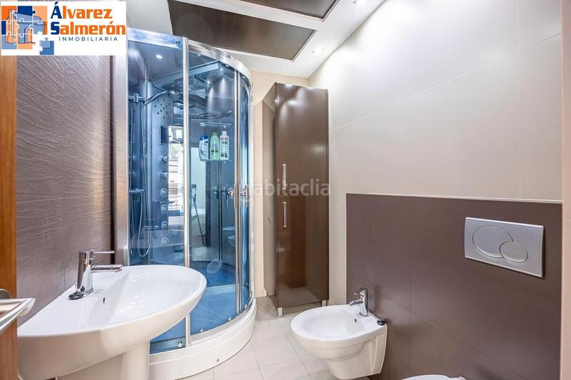 Foto f7c65f58-0064-4a67-b77c-d6d35bbef61d. Ático  dúplex premium en el corazón : lujo, espacio y vistas de ensueño. en Granada