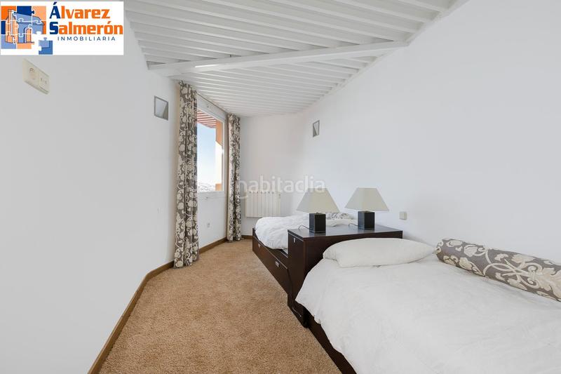 Foto d0cf2f5b-65bb-485a-a872-cf580425cc11. Duplex with heating in Zona alta Sierra Nevada