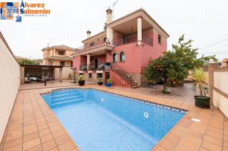 Chalet  Calle viveros. Vive el lujo a lo grande: exclusivo chalet independiente con pis
