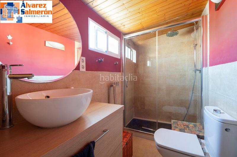 Foto f31e42d8-0820-4c35-a2fd-8e5a91b65b81. Ático espectacular ático en la zubia, con amplia terraza y vistas panorámicas 360º en Zubia (La)