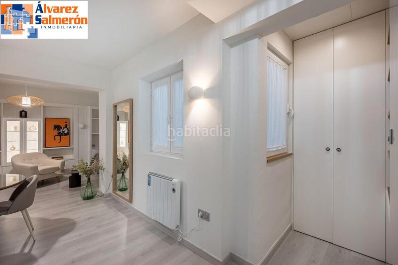 Foto 5acd0c1f-1d13-44a1-8057-be61a3021966. Piso ¡atención! piso totalmente reformado con grandes calidades en pleno centro en Granada