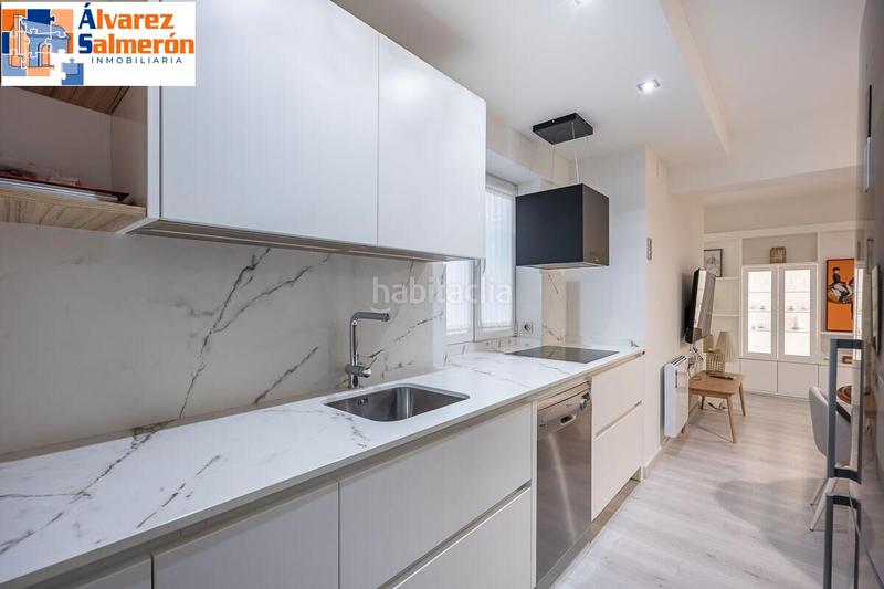 Foto a450dfee-3602-47f1-be01-190aa1e510b1. Piso ¡atención! piso totalmente reformado con grandes calidades en pleno centro en Granada
