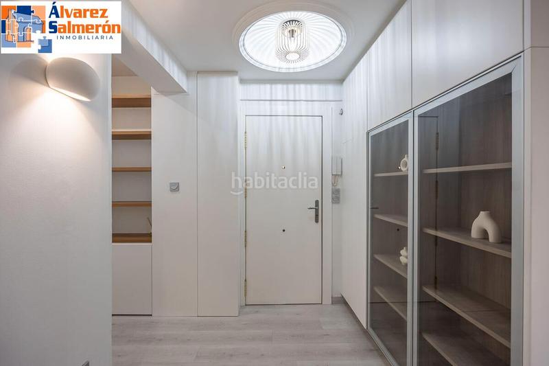 Foto a96f59c7-e72f-4f6f-a2a3-ac55f69ef237. Piso ¡atención! piso totalmente reformado con grandes calidades en pleno centro en Granada