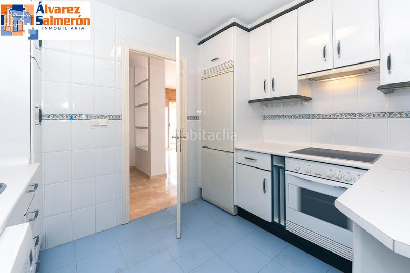 Foto 61d514f4-f695-42a0-af21-17d6fe466e7b. Maison jumelée avec parking piscine dans Punta La Mona Almuñécar