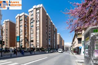 Piso  Calle sos del rey católico. Gran piso en urbanización alminares del genil.