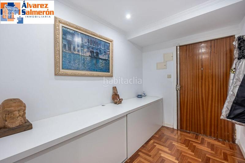 Foto cda299a9-e34f-4763-bc40-ee5bf55eaea4. Pis amb calefacció a Pajaritos Granada