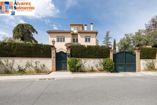 Chalet  Calle monzones. Tu hogar ideal te espera en cortijo del aire!