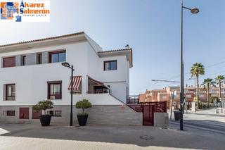 Casa  Calle darwin. Casa en armilla, junto al nevada.