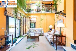 Casa  Calle zorahaida. Exclusiva vivienda en el serrallo con jardín, apartamento indepe