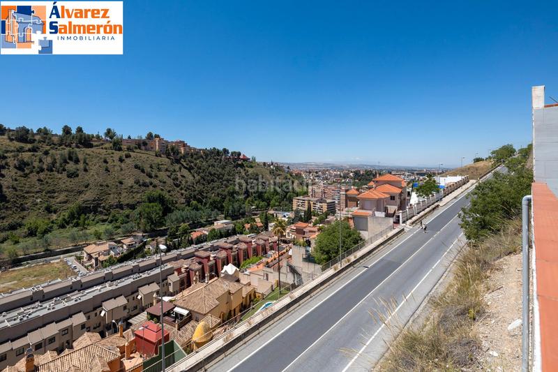 Foto 23df9d3c-db50-4e26-85df-25544cdfe8a2. Casa a schiera con camino riscaldamento parcheggio piscina in Granada