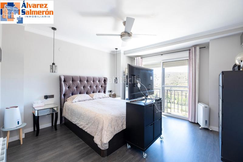 Foto 6d18e0e5-4a0d-42e3-9442-8f0fe61caf22. Casa a schiera con camino riscaldamento parcheggio piscina in Granada