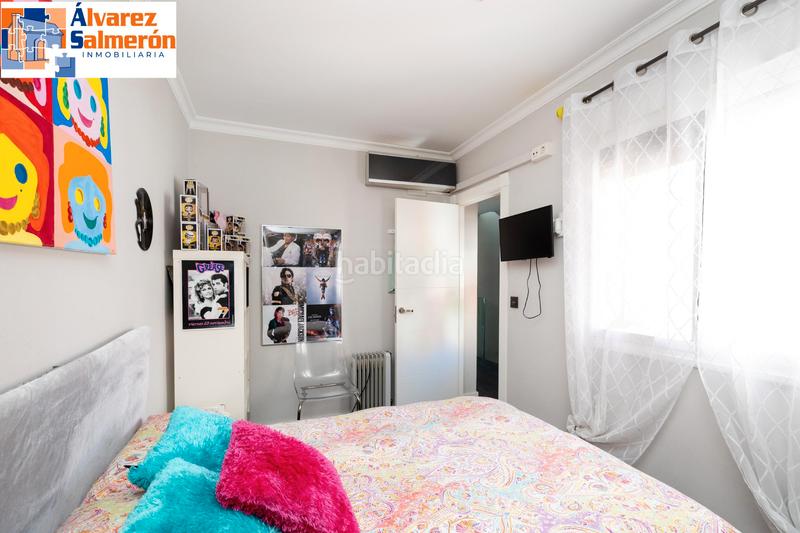 Foto 8a952e72-a38a-4b94-87e6-2e83bd7c9804. Casa a schiera con camino riscaldamento parcheggio piscina in Granada