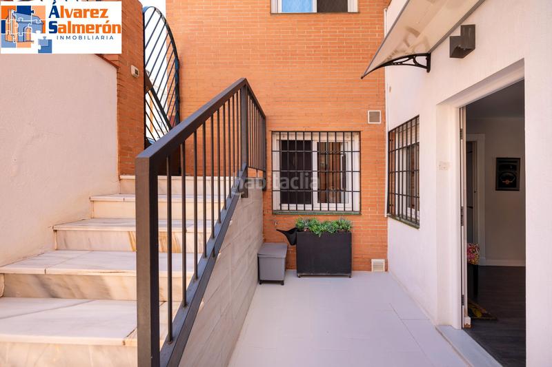 Foto d0772d01-bbdb-446d-b29f-c72dec0a5293. Casa a schiera con camino riscaldamento parcheggio piscina in Granada