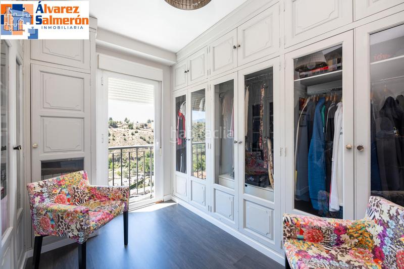 Foto ddad03e0-110d-4b46-b3c6-91e9e2364024. Casa a schiera con camino riscaldamento parcheggio piscina in Granada