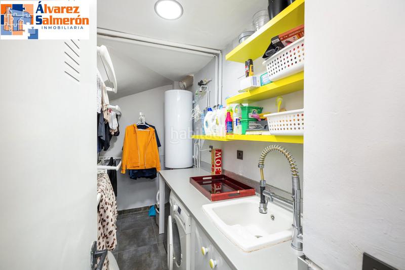 Foto e543811c-d2f7-4f22-a85a-4912e13562c2. Casa a schiera con camino riscaldamento parcheggio piscina in Granada