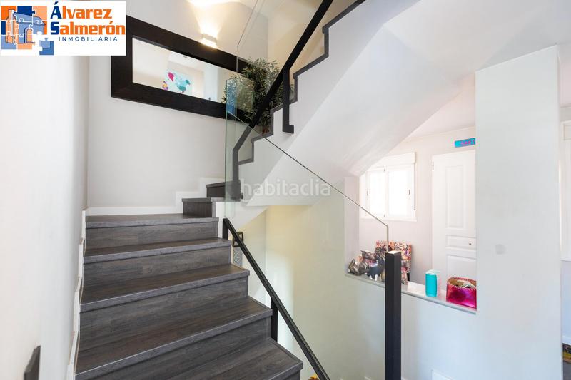 Foto f6d1c224-a1ad-4b75-b954-c2720fb807c3. Casa a schiera con camino riscaldamento parcheggio piscina in Granada