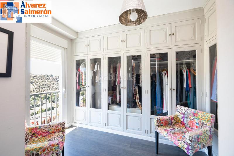 Foto fa47c945-1a96-412d-878f-30802daade83. Casa a schiera con camino riscaldamento parcheggio piscina in Granada