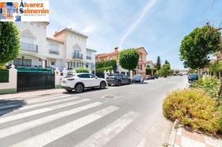 Casa aparellada  Calle pedro antonio de alarcn. ?? tu nuevo hogar en churriana de la vega: amplitud, comodidad y