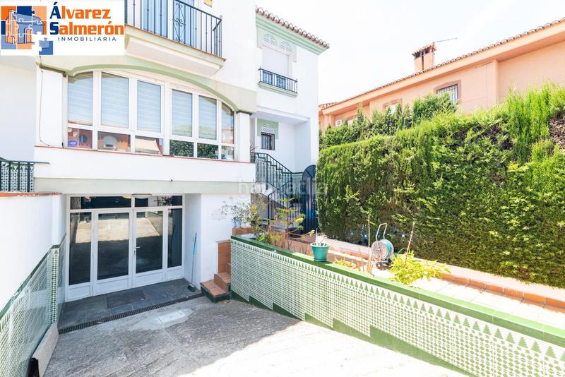 Foto f12baef6-9a2f-436c-8026-eb4f2ee2c492. Casa pareada ?? tu nuevo hogar : amplitud, comodidad y una zona exterior de ensueño en Churriana de la Vega