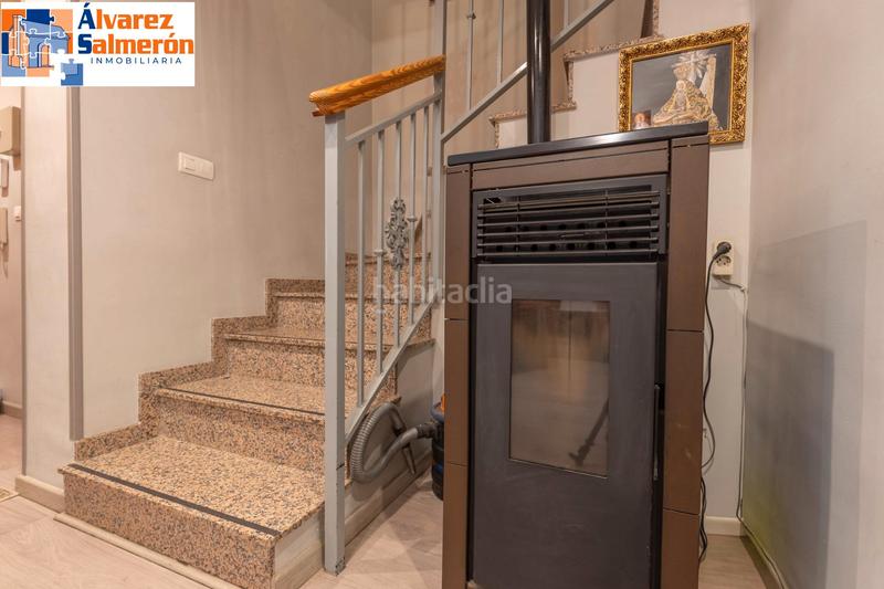 Foto 3195dc73-1521-4631-83b2-82fa766dc4a8. Reihenhaus mit kamin heizung parking in Ambroz Vegas del Genil