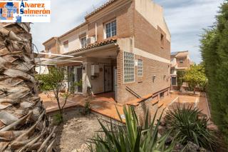 Casa aparellada  Calle mosto. ¡magnifica casa pareada en la mejor zona residencial de huetor v