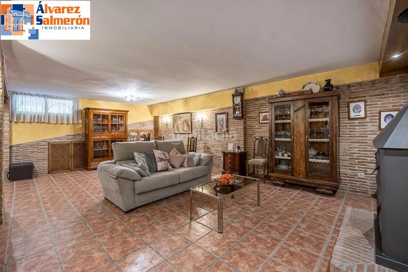 Foto 9f03219b-6504-43a2-b97f-b49e2989982b. Casa con camino riscaldamento parcheggio in San Ildefonso Granada