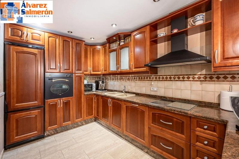 Foto d5b0ffdb-0ad8-4d3f-9438-2c4ddddfcc3c. Casa con camino riscaldamento parcheggio in San Ildefonso Granada