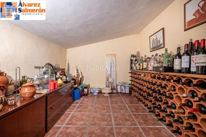 Foto f8e87feb-9340-4a3a-8ae3-776f27e9f144. Casa con camino riscaldamento parcheggio in San Ildefonso Granada