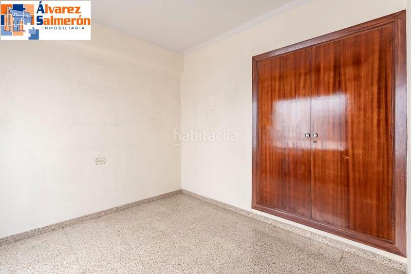 Foto bf8f20d6-efe3-4bbe-8333-e0f361635d8d. Piso  en acera del darro en Fígares Granada