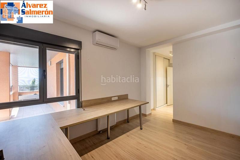 Foto 80adf733-cbf0-4e6e-a665-119dc8e29f09. Appartement avec parking piscine dans Huétor Vega