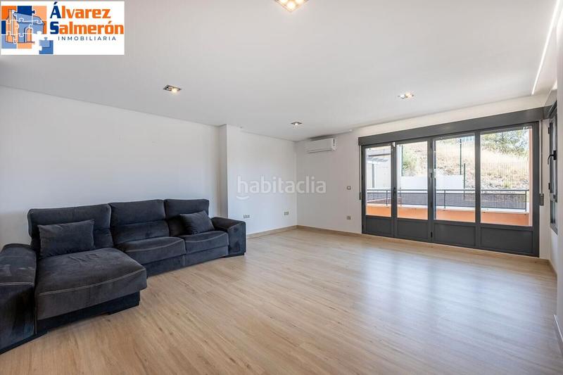 Foto 834638b7-f86f-4e4a-bde5-d5a3ff98ba90. Appartement avec parking piscine dans Huétor Vega