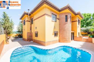 Chalet  Calle oropéndola. Chalet con dos viviendas espectaculares e independientes en el v
