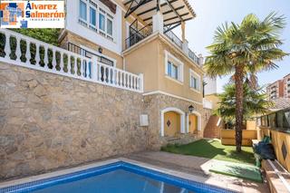 Xalet  Paseo de las palmas. Chalet individual con piscina y calidades de lujo en carretera d