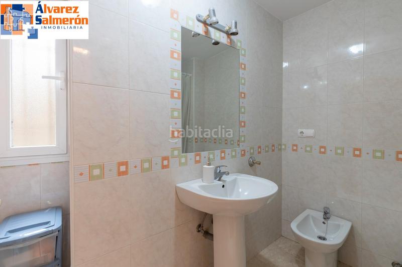 Foto b37a998c-63a8-40ba-b40a-5063ab8c7d28. Etagenwohnung mit heizung in Centro - Sagrario Granada