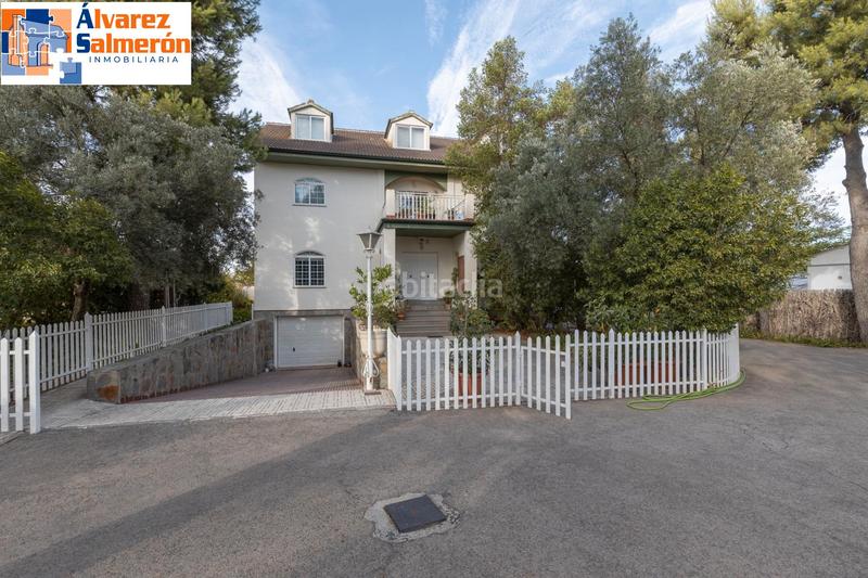 Foto ce3f3a54-8081-4224-833a-9ca11560112d. Casa amb xemeneia calefacció aparcament piscina a Atarfe