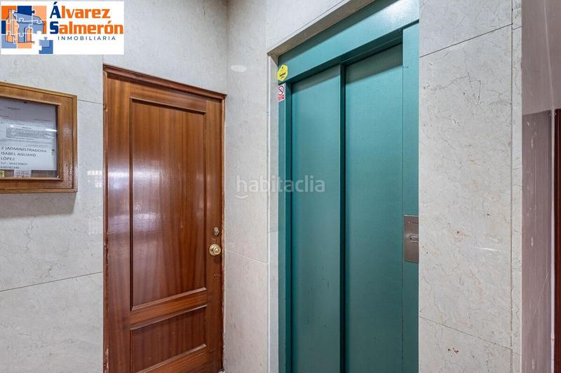 Foto 5c959089-d974-4228-b34d-a8e9a0eefb5d. Piso  reformado con terraza en obispo hurtado en Granada