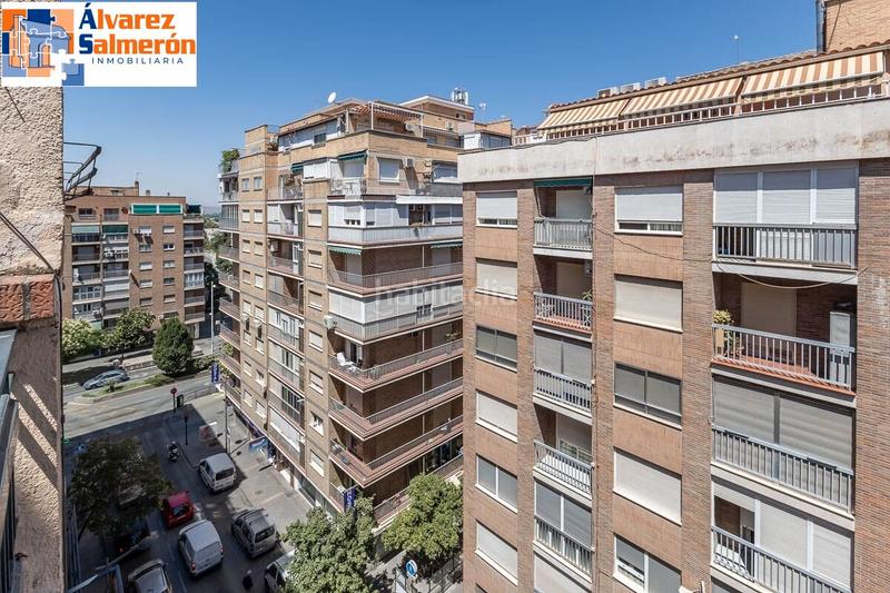 Foto 823f7eeb-aa10-4d0a-8cc3-816d723162da. Piso  reformado con terraza en obispo hurtado en Granada