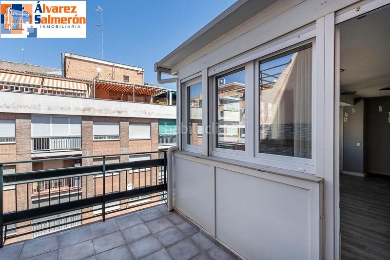 Foto d2583f75-d083-407d-8b0a-565e3ca23d31. Piso  reformado con terraza en obispo hurtado en Granada