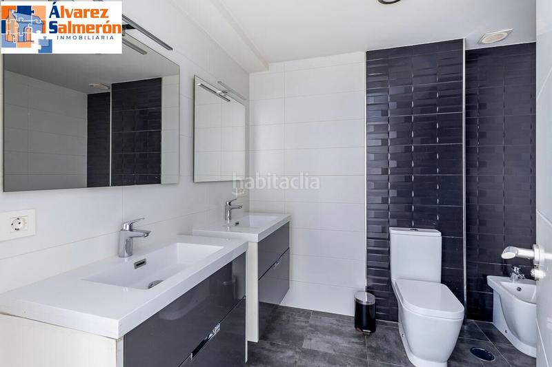 Foto f748088c-157b-445a-9503-1b6ab94aae76. Piso  reformado con terraza en obispo hurtado en Granada